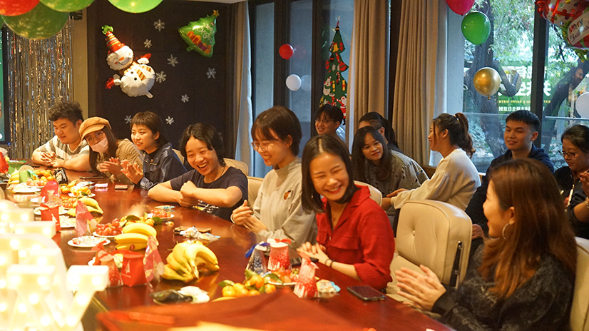 YANG设计集团圣诞节生日趴_寿星们欢声笑语过双&ldquo;诞&rdquo;