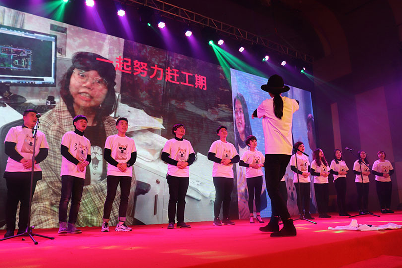 2018YANG样红迎新晚会 研发部和效果图部原创改编《难忘今宵》